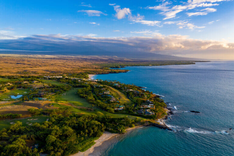 hawaiian coastline as the sun is going down